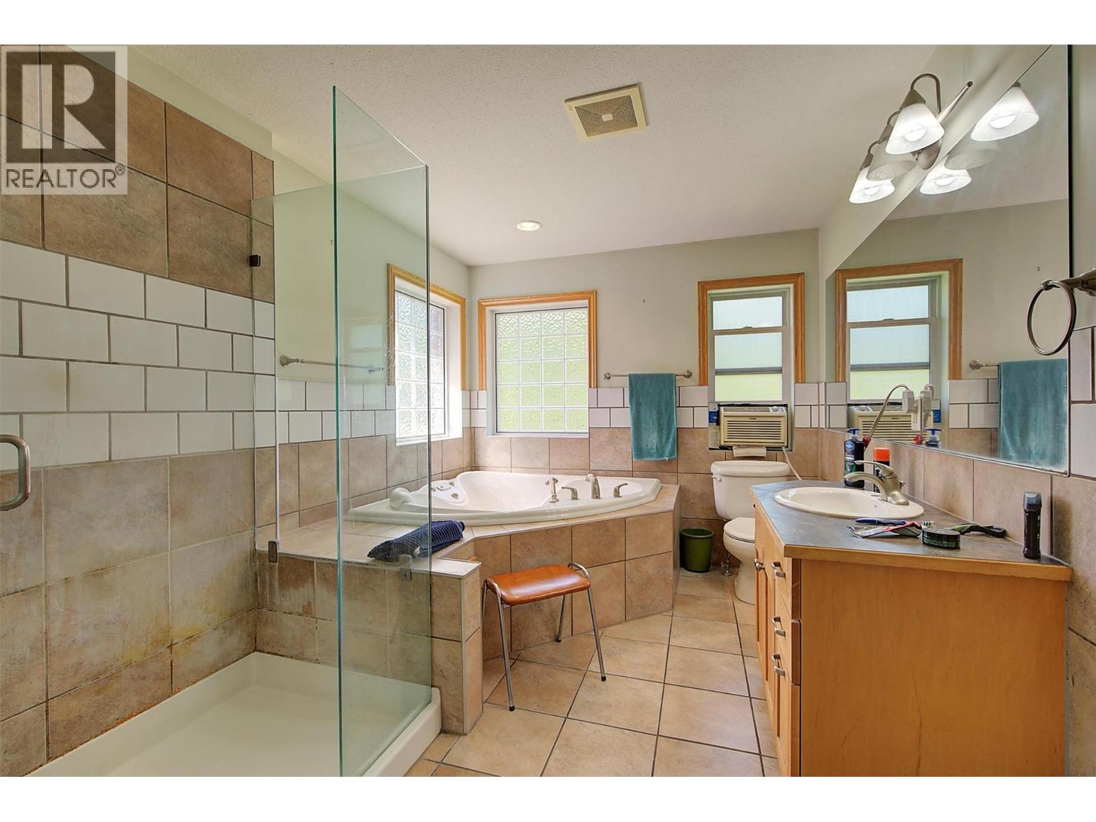  215 Arab Road, Kelowna