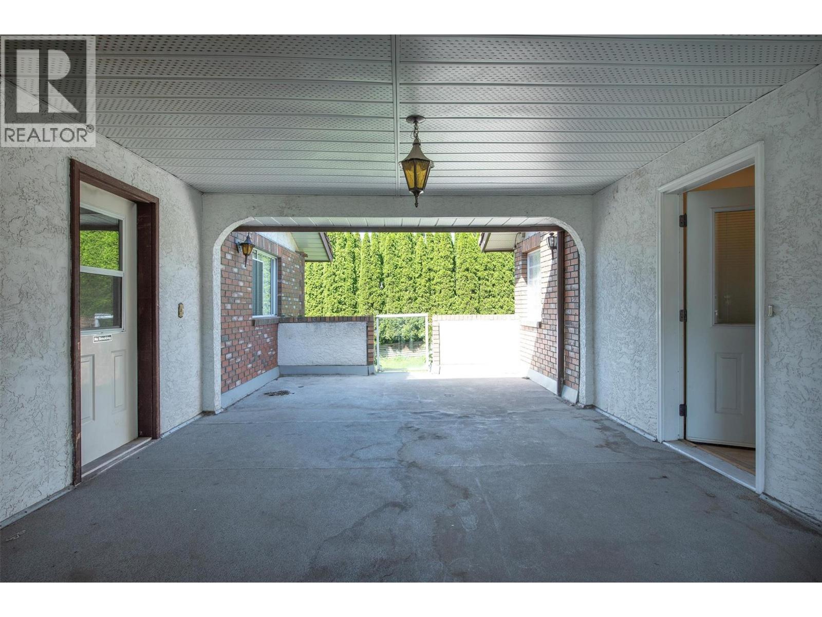  215 Arab Road, Kelowna