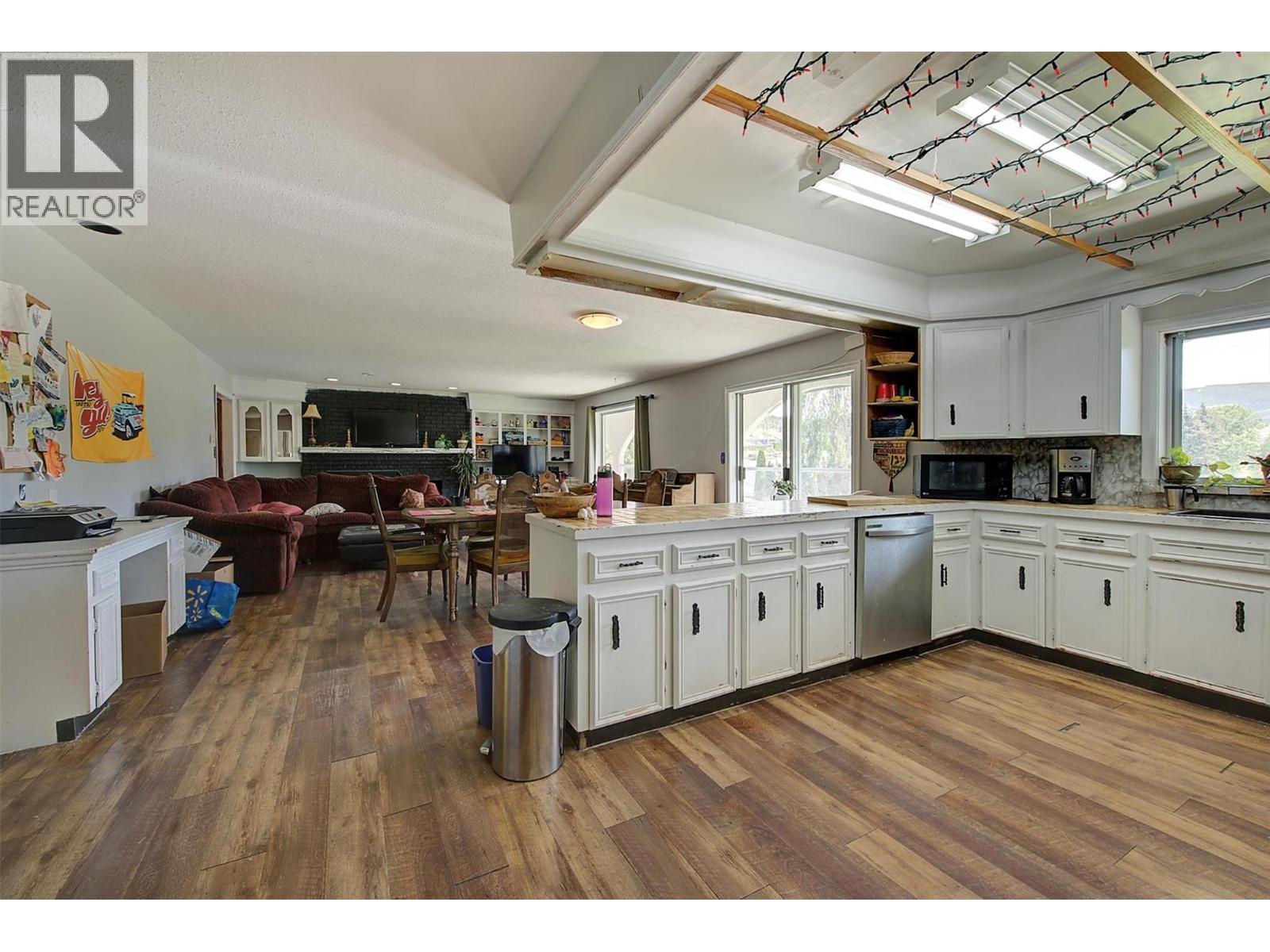 215 Arab Road - 5