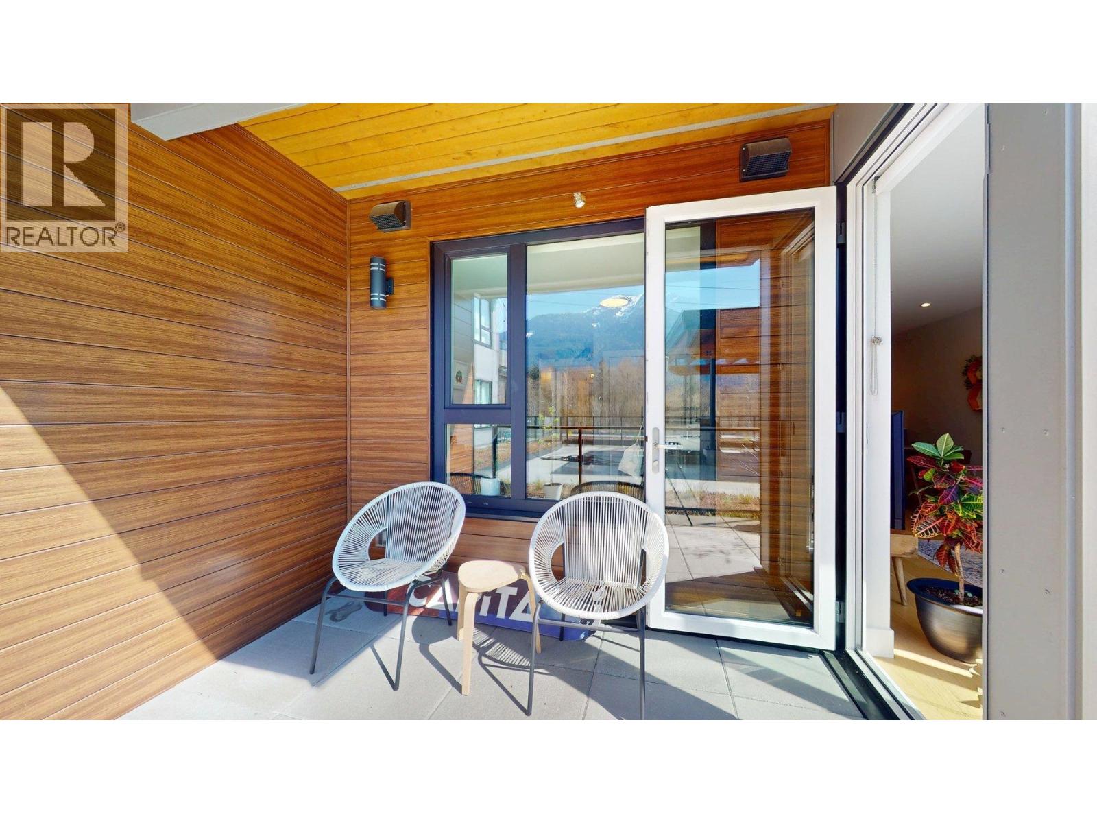 213 1870 DOWAD DRIVE, Squamish