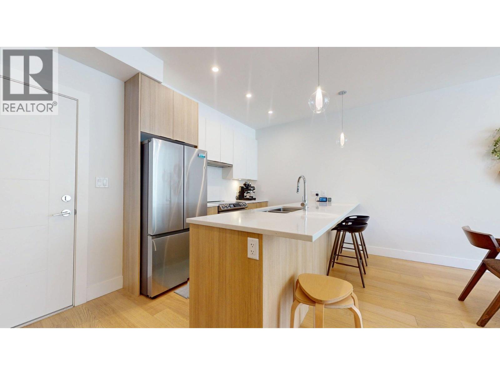 213 1870 DOWAD DRIVE, Squamish