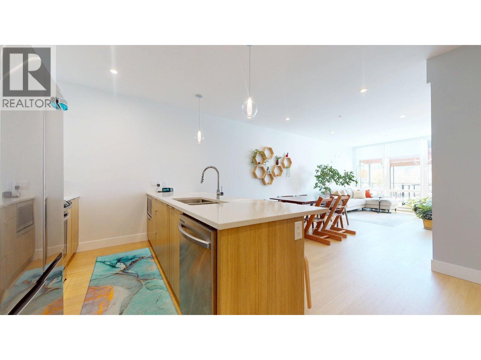 213 1870 DOWAD DRIVE, Squamish