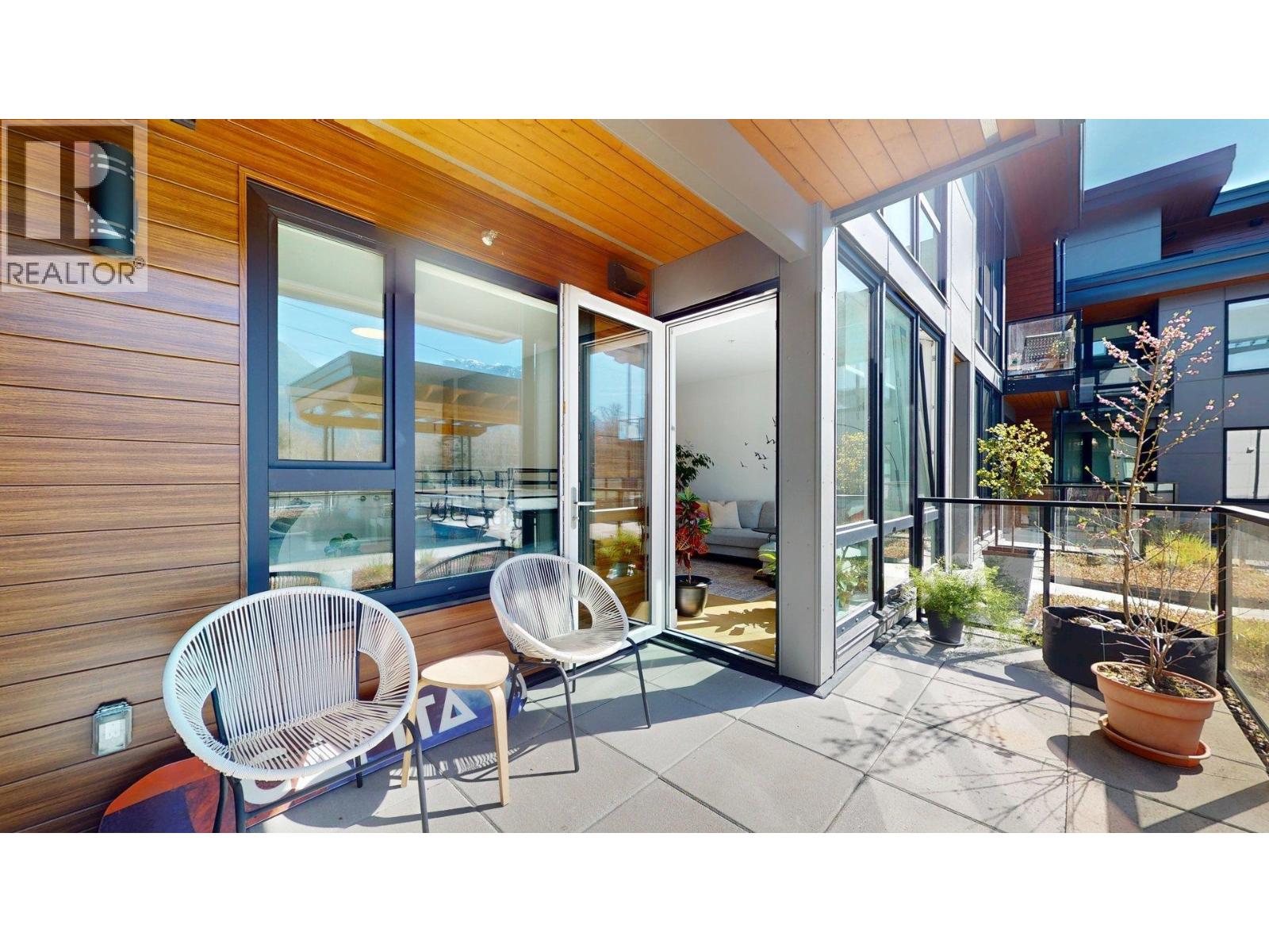 213 1870 DOWAD DRIVE, Squamish