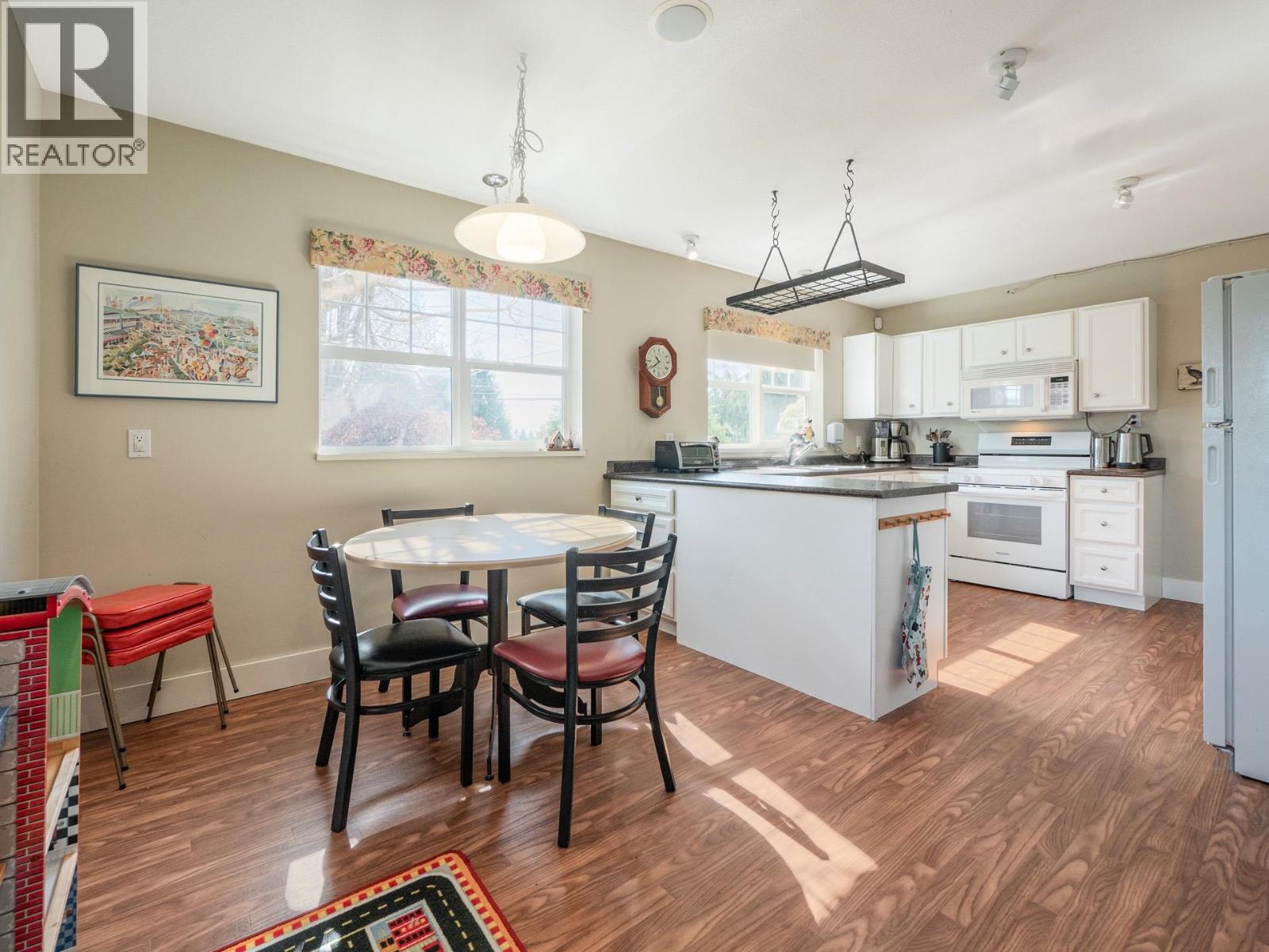 749 WINN ROAD, Gibsons