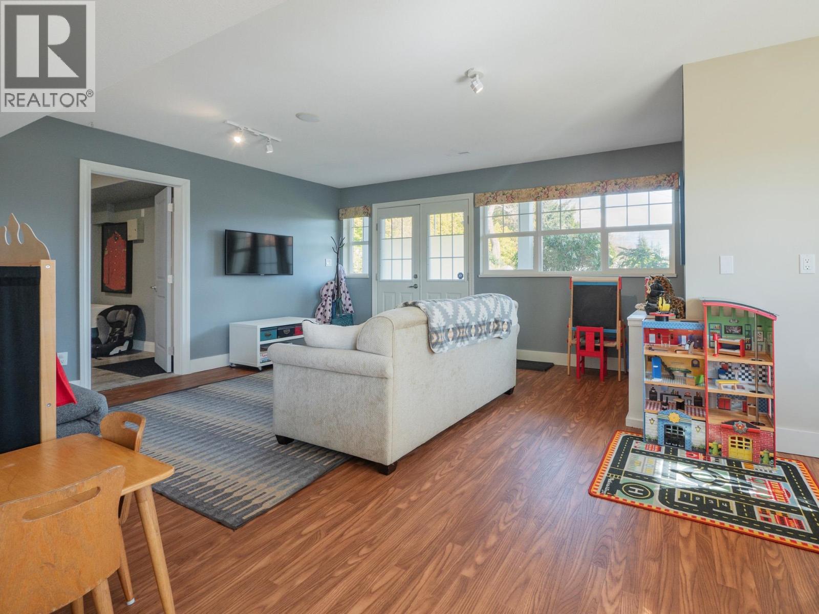 749 WINN ROAD, Gibsons