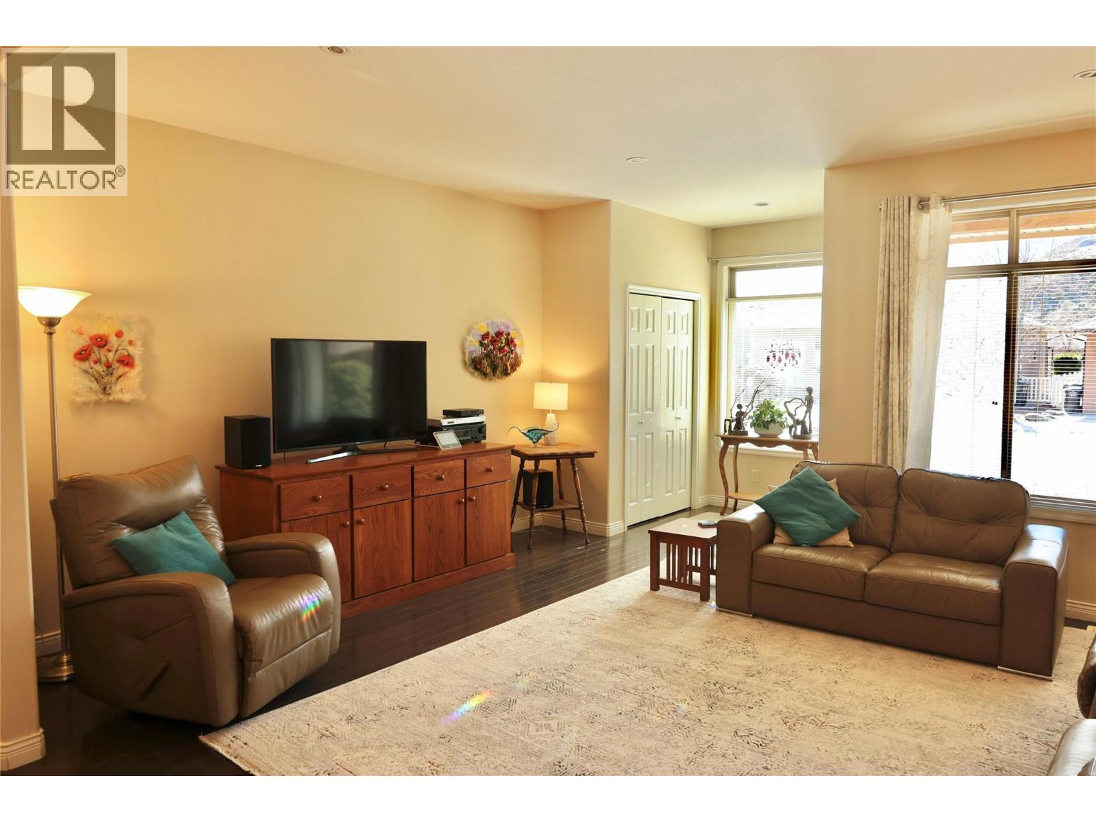  6651 OXBOW Crescent, Oliver