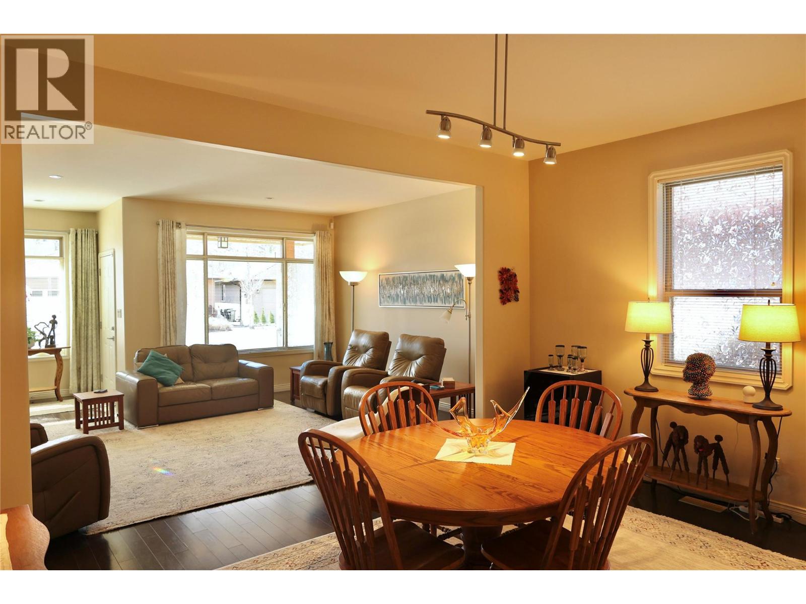  6651 OXBOW Crescent, Oliver