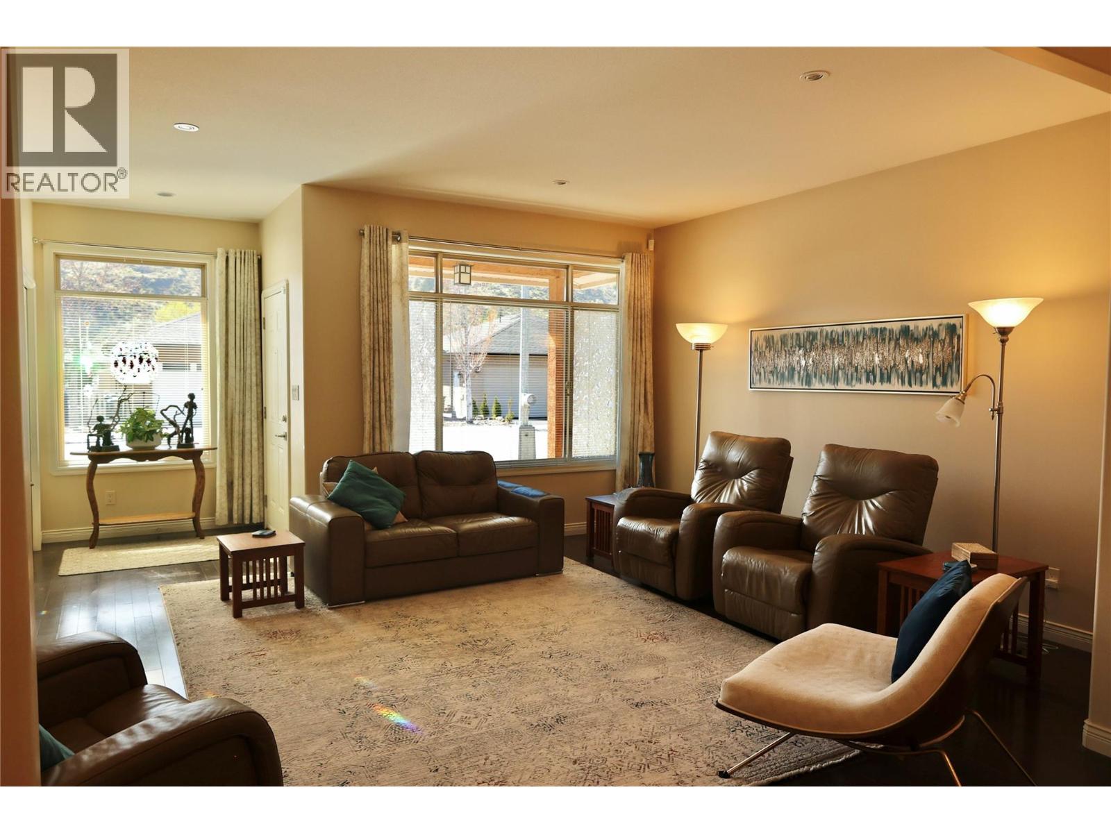  6651 OXBOW Crescent, Oliver