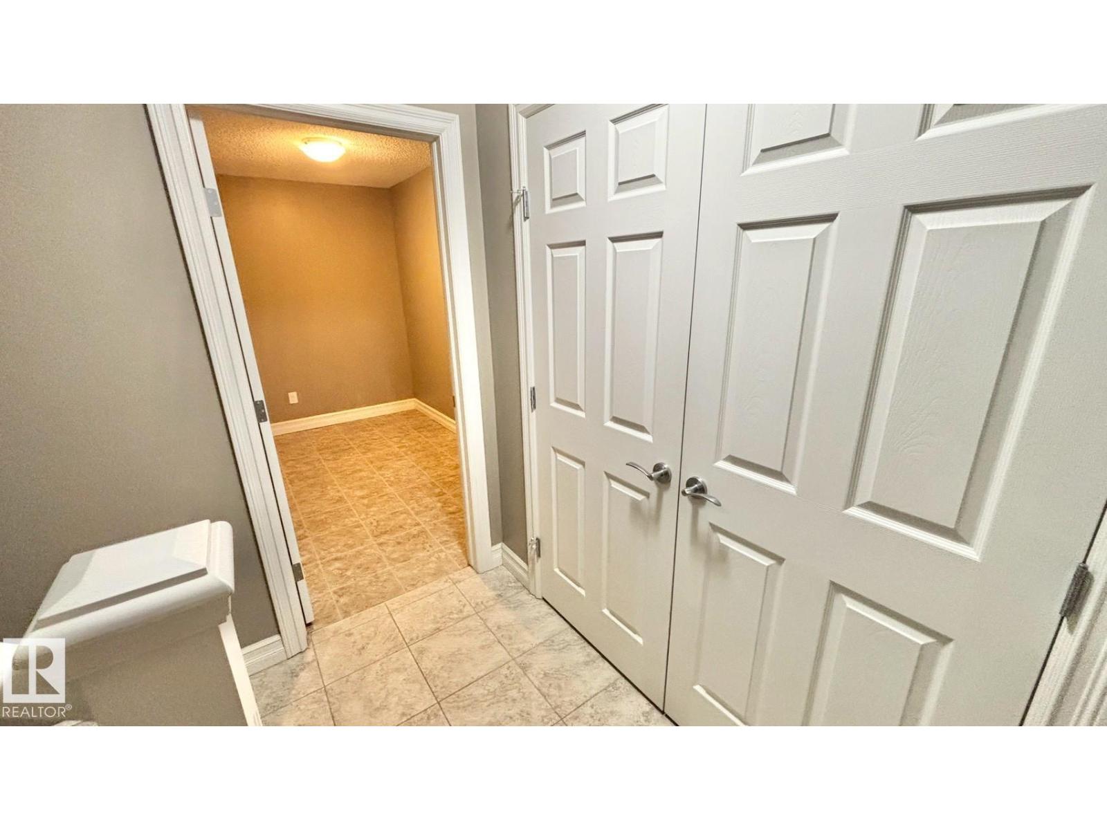 16 2003 Rabbit Hill RD NW NW, Edmonton