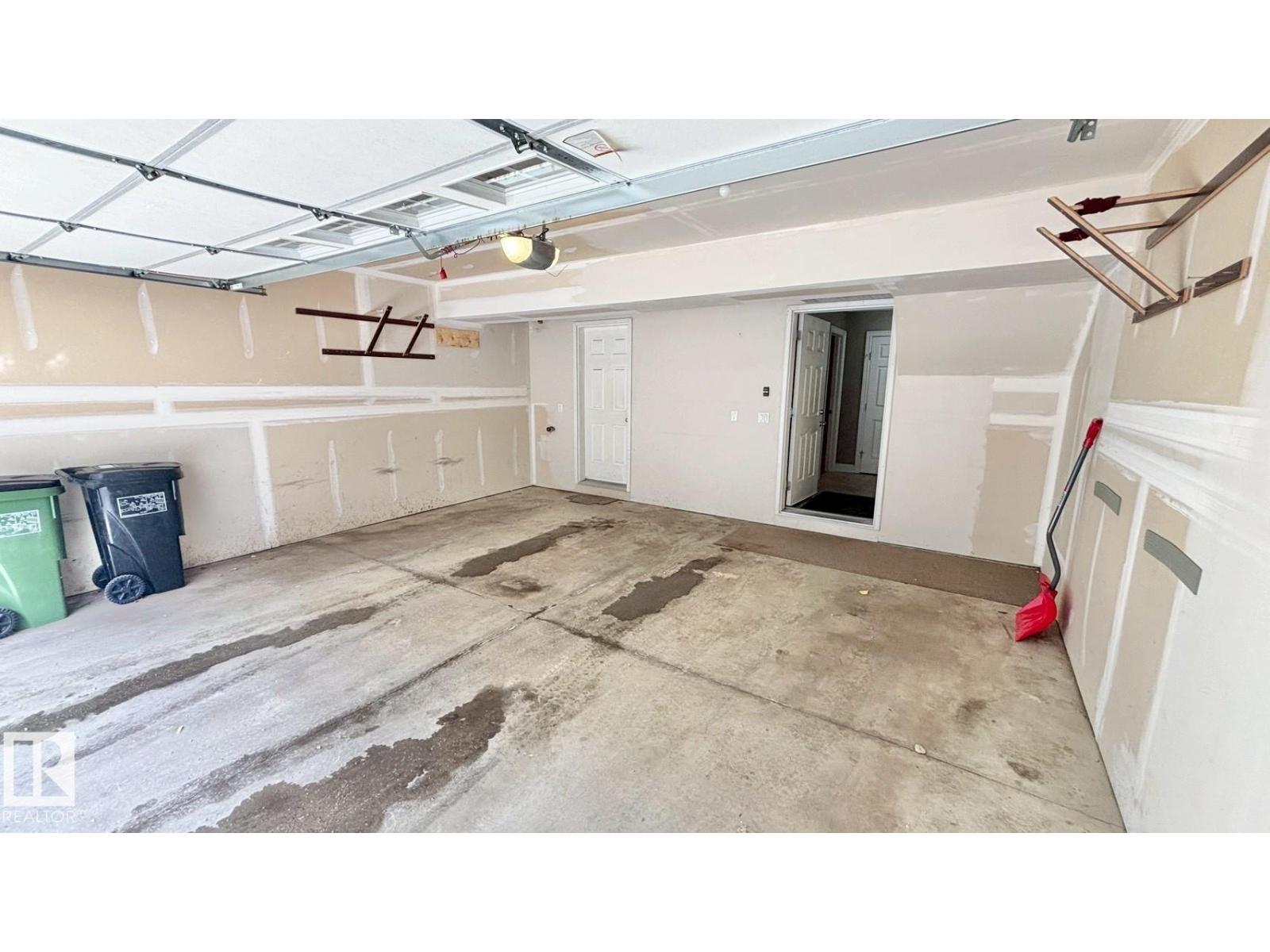 16 2003 Rabbit Hill RD NW NW, Edmonton