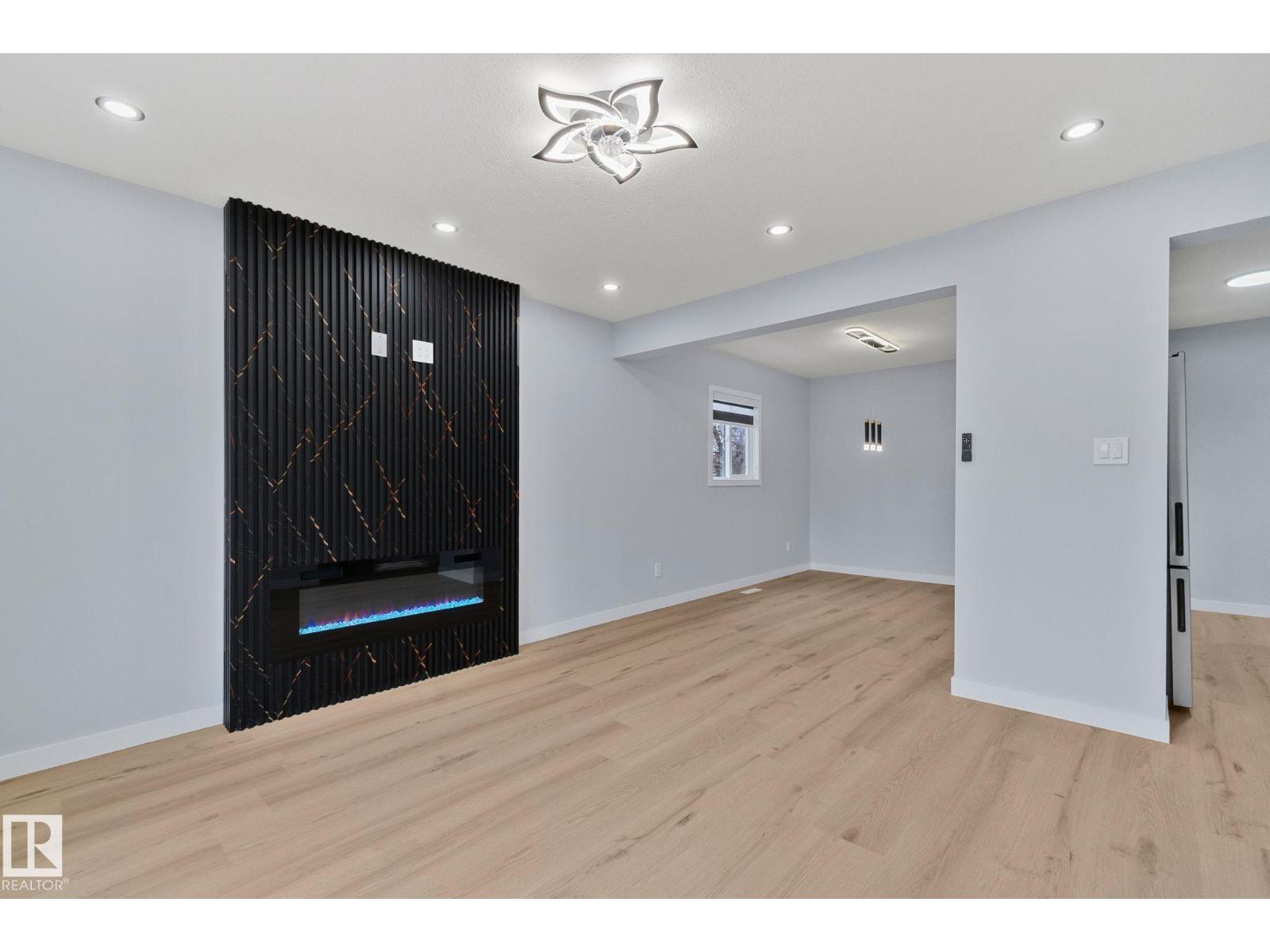 8620 38A AV NW, Edmonton