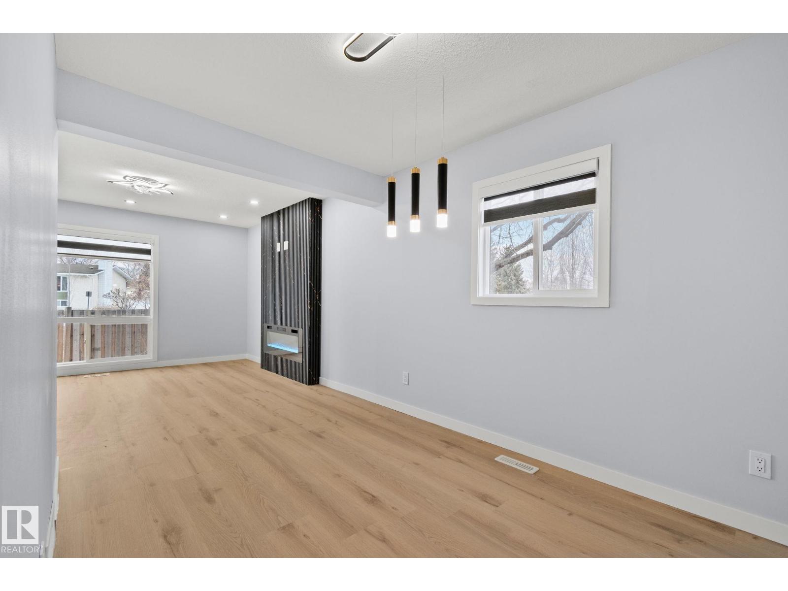 8620 38A AV NW, Edmonton