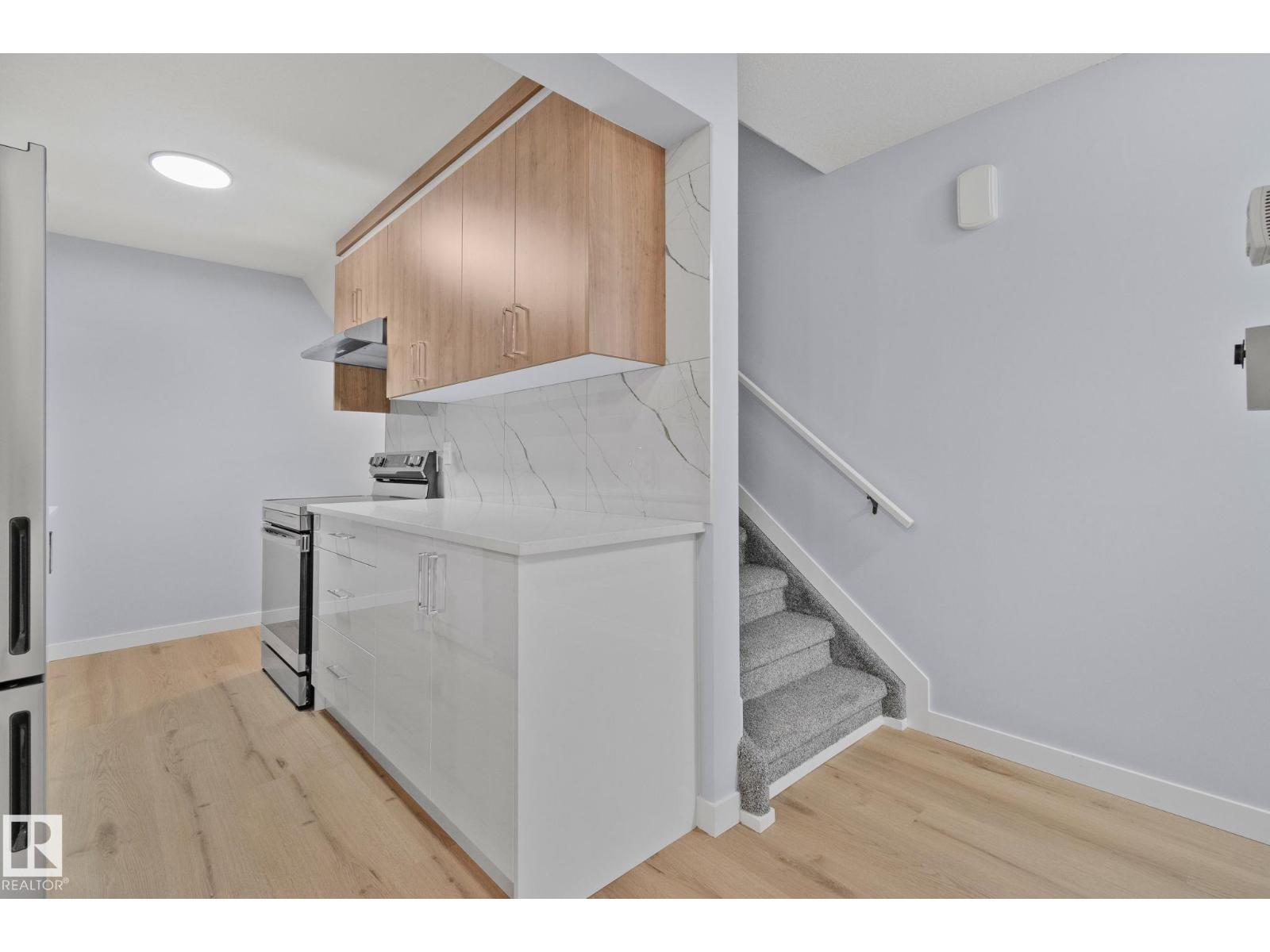 8620 38A AV NW, Edmonton