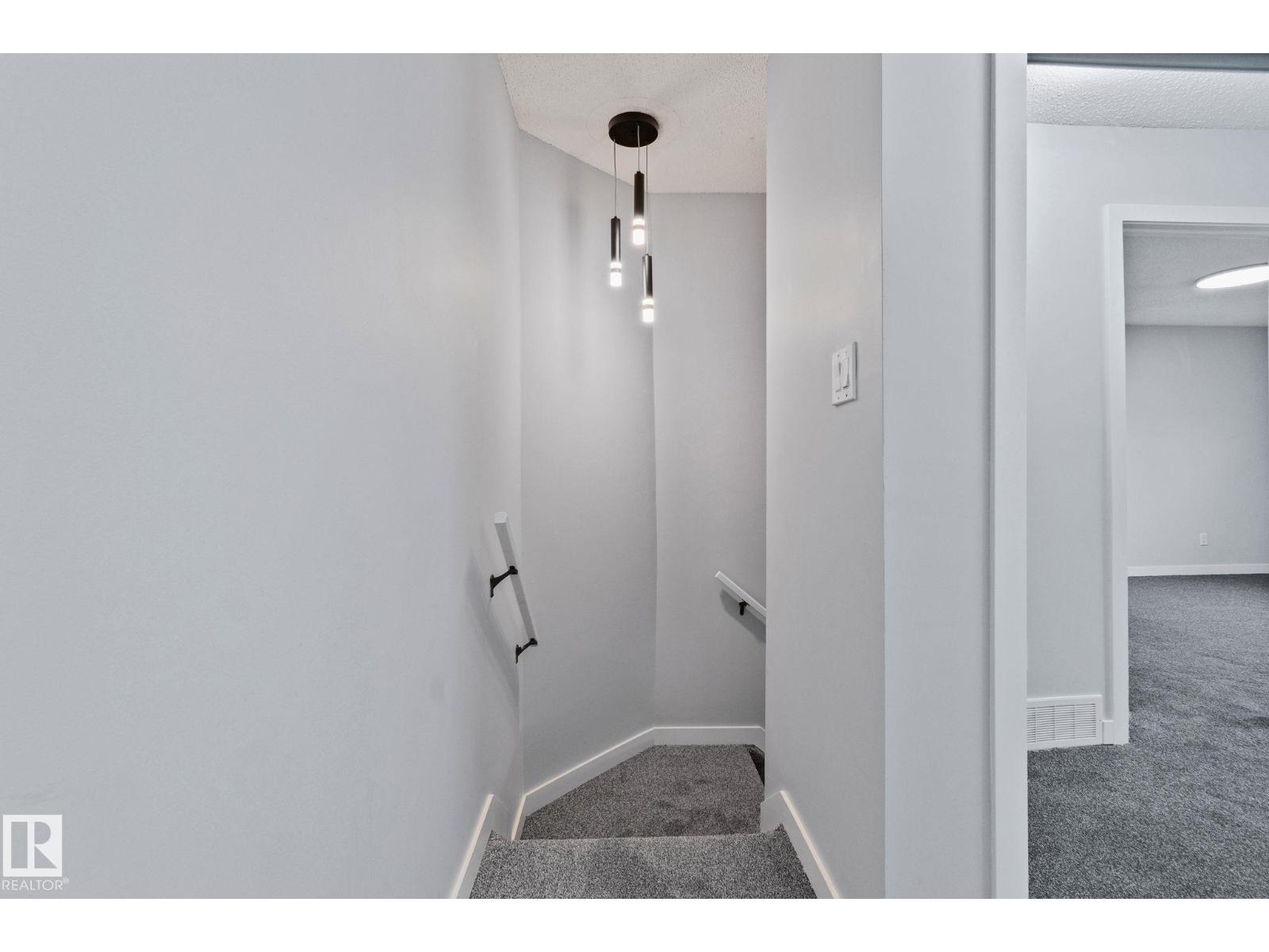 8620 38A AV NW - 17