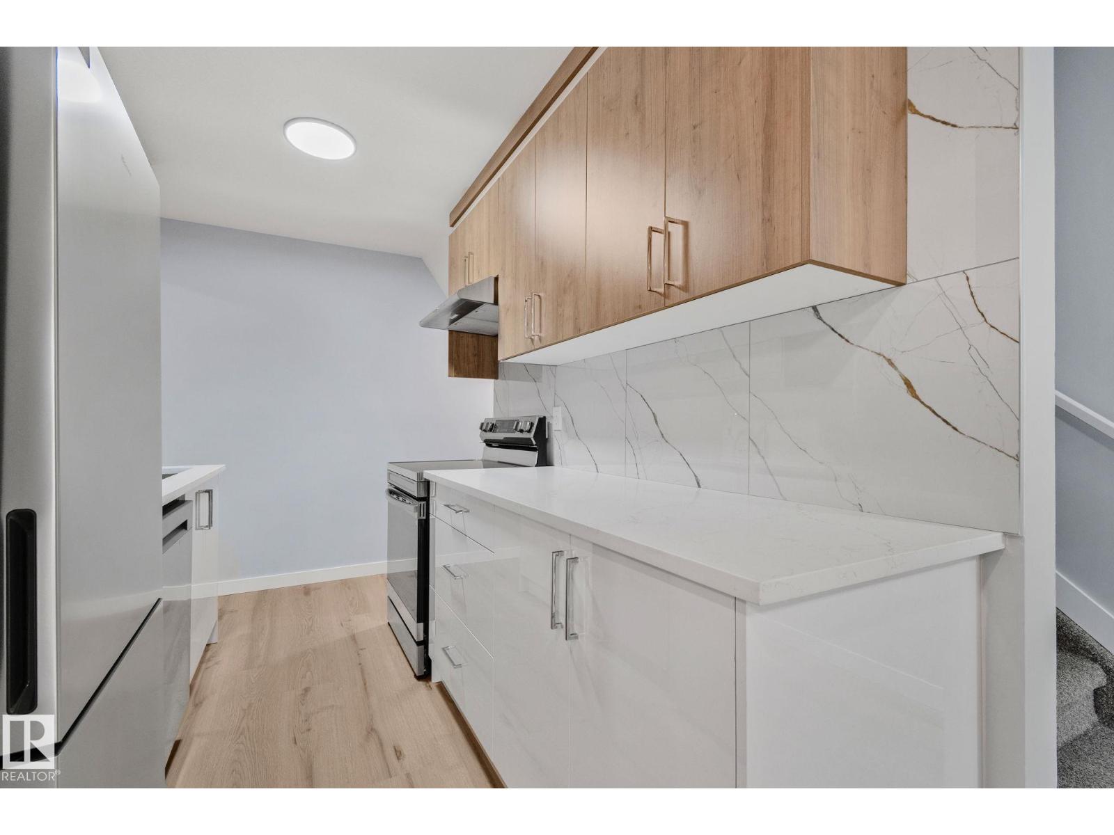 8620 38A AV NW, Edmonton