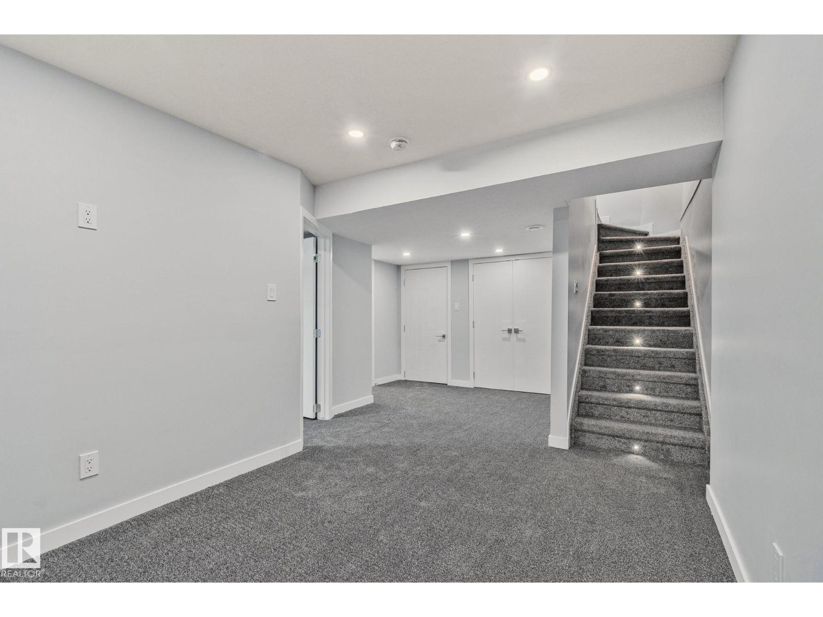 8620 38A AV NW, Edmonton