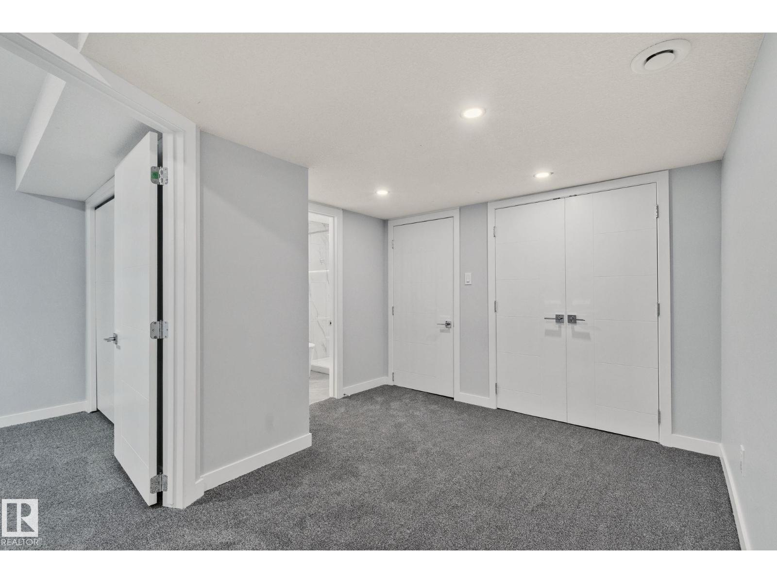 8620 38A AV NW - 27