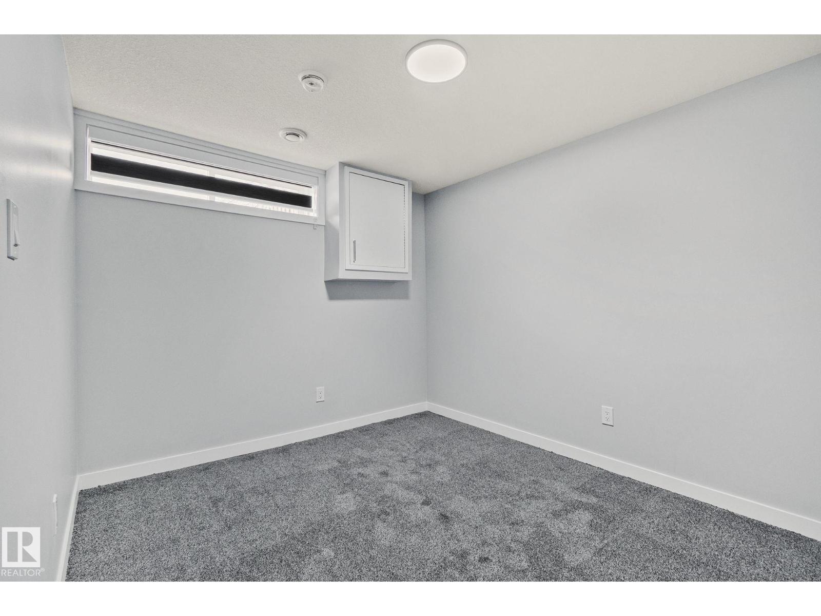 8620 38A AV NW, Edmonton