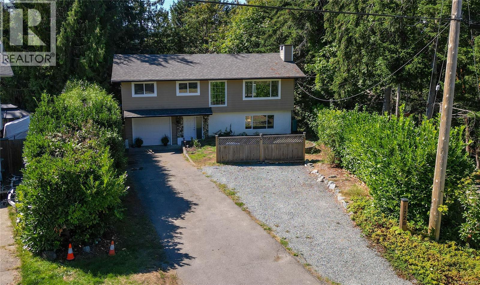 1728 Robin Hill Dr, Shawnigan Lake