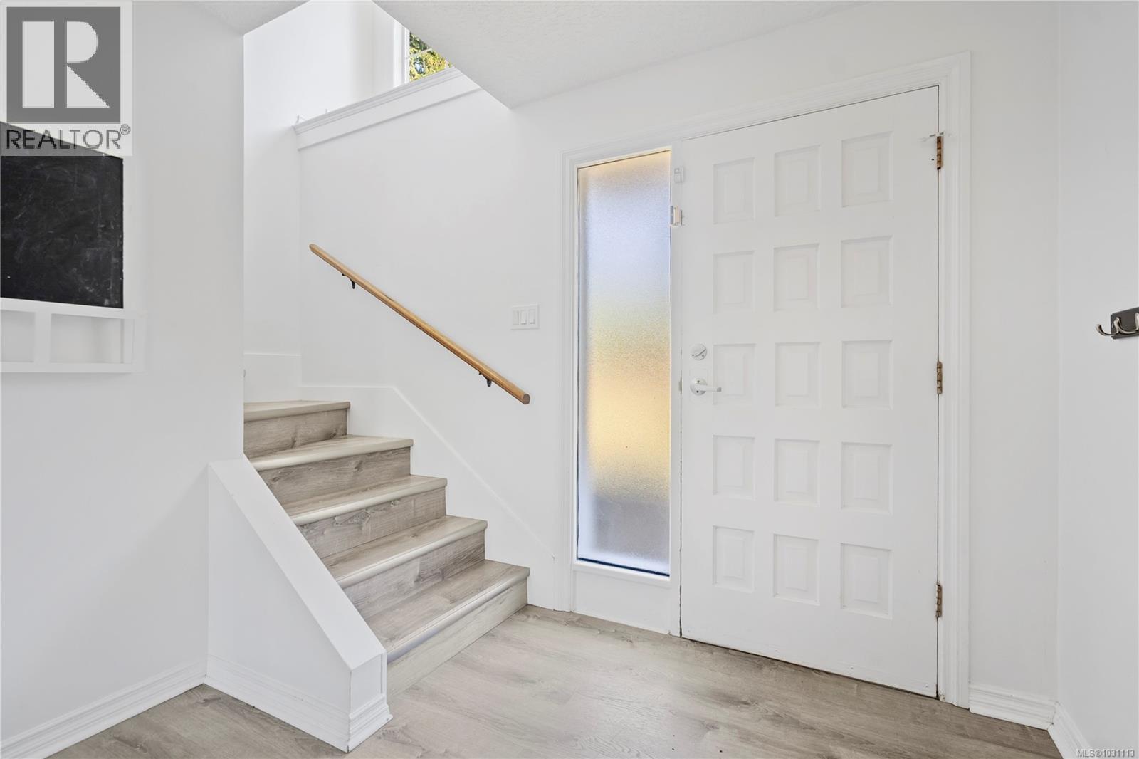 1728 Robin Hill Dr, Shawnigan Lake