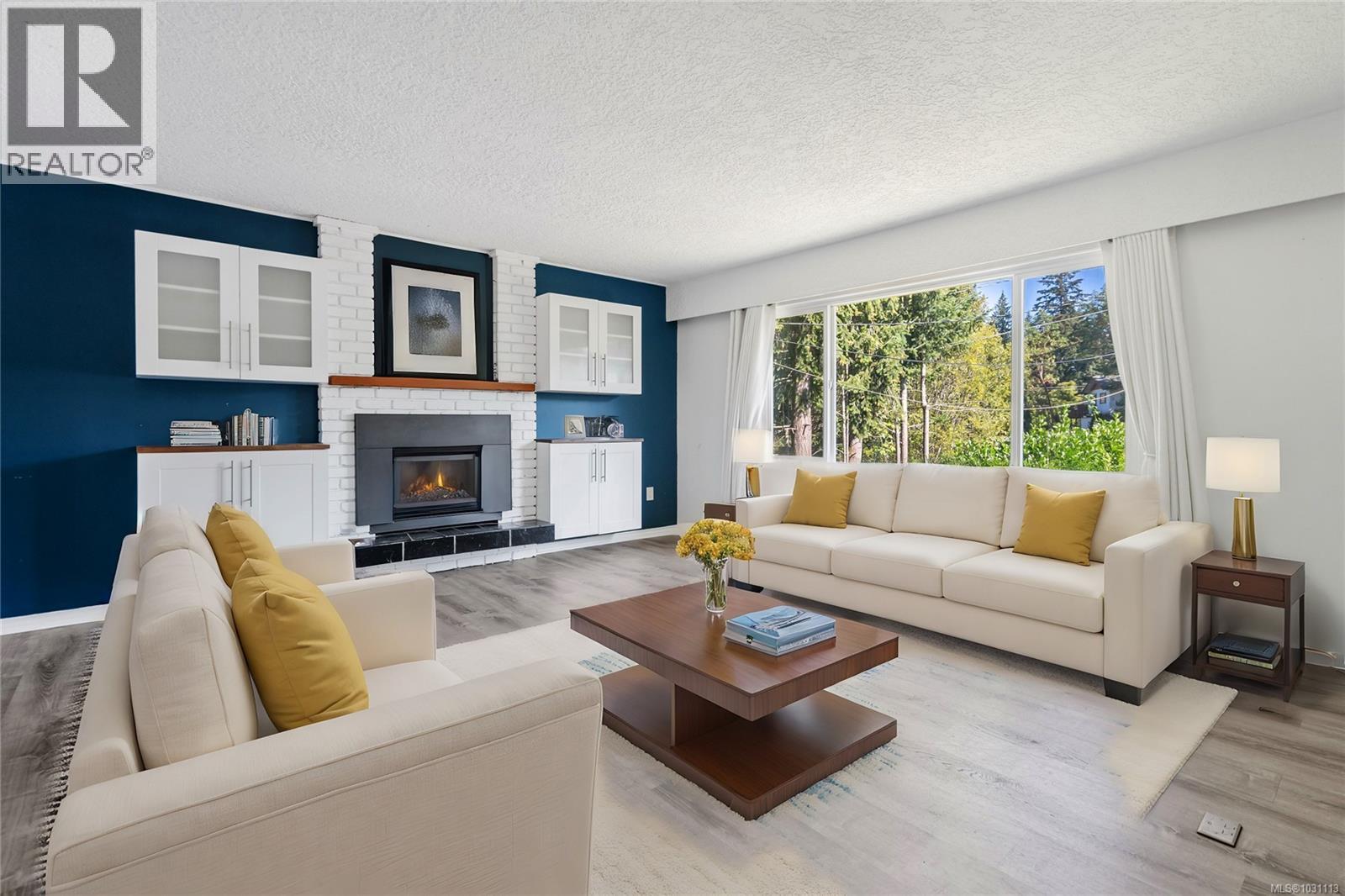 1728 Robin Hill Dr, Shawnigan Lake