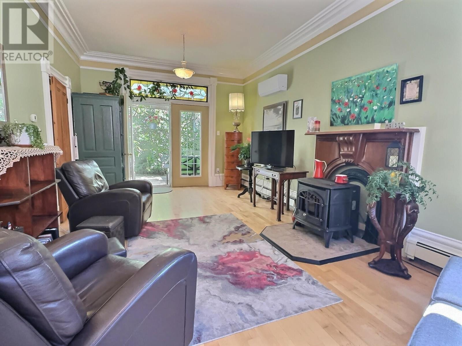 206 SYDNEY STREET - 8