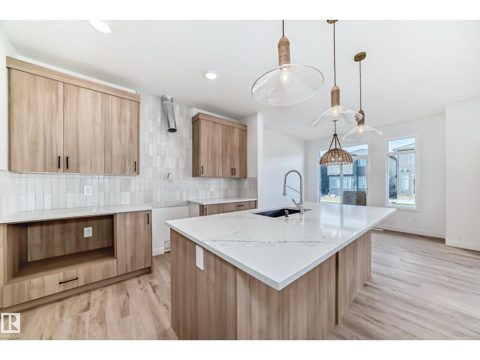 4112 208 ST NW - 3