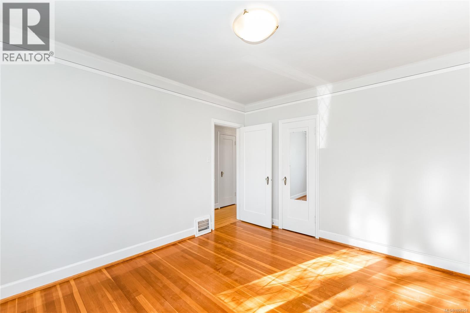 990 Hampshire Rd - 14