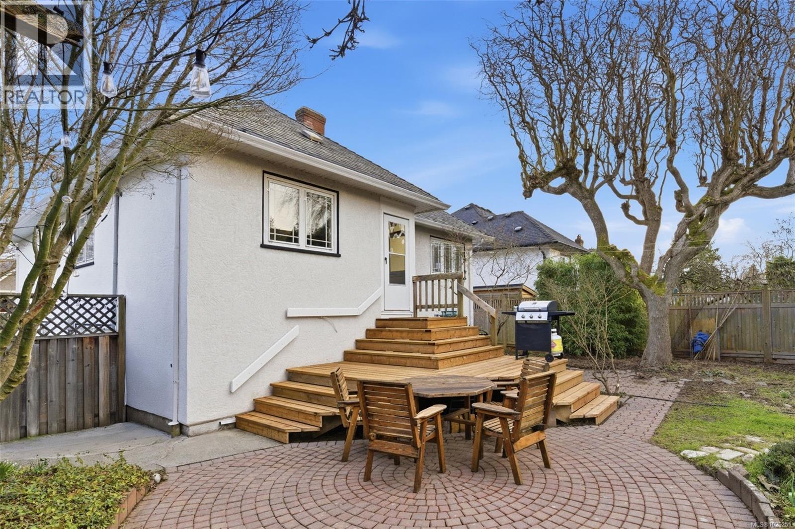 990 Hampshire Rd - 27