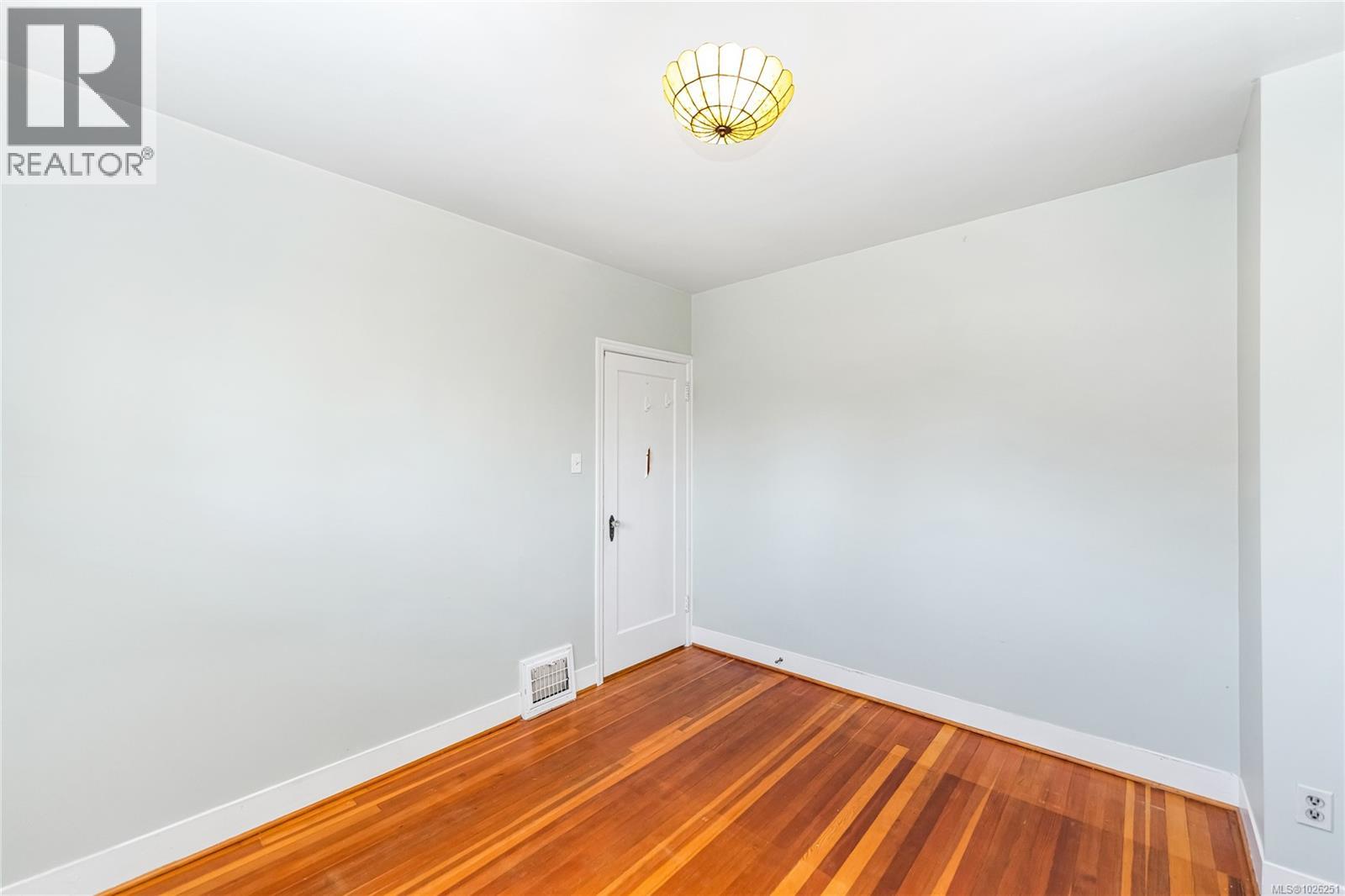 990 Hampshire Rd - 18
