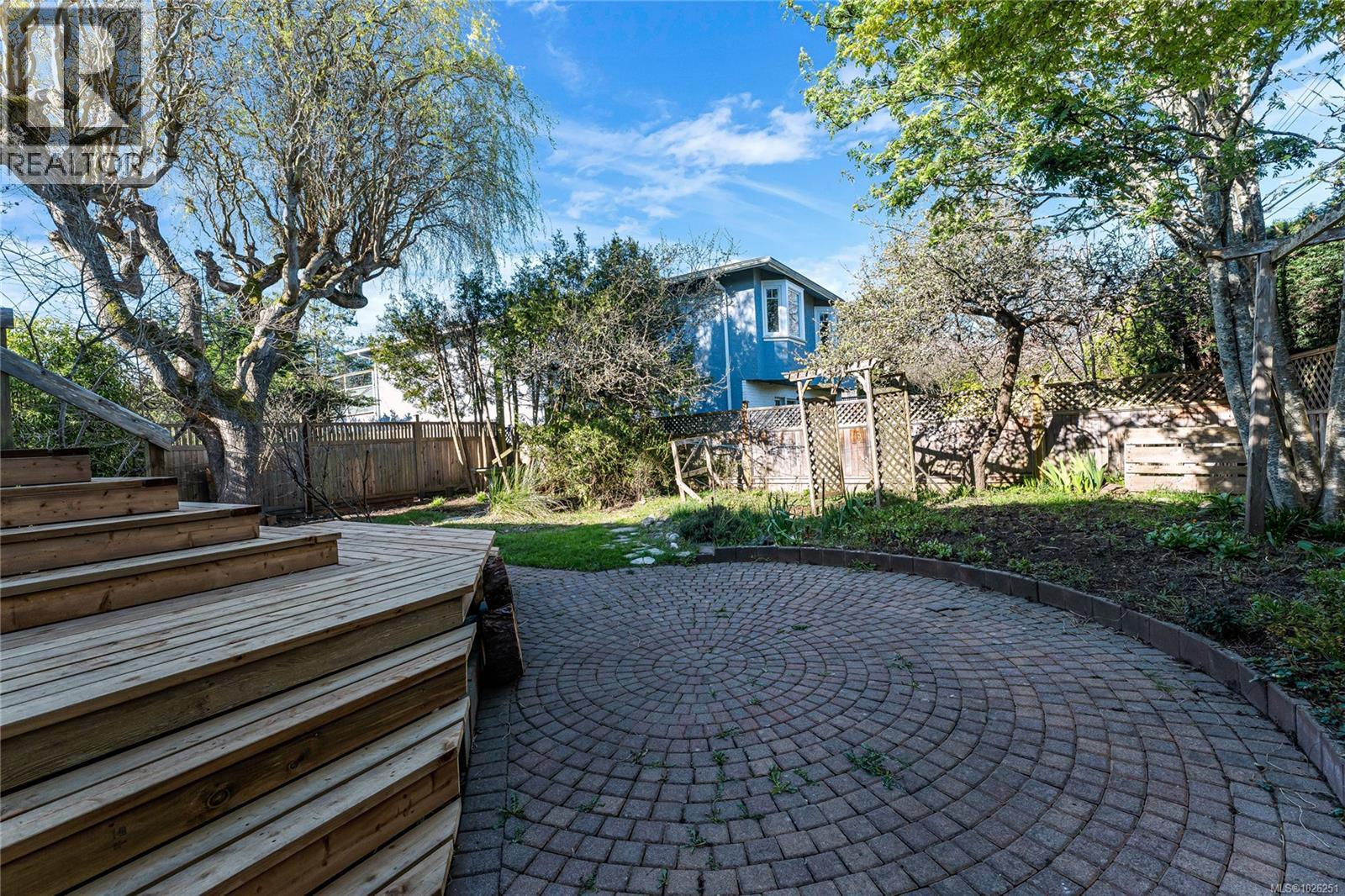990 Hampshire Rd - 33