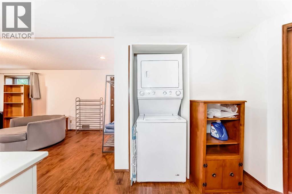 
          22 Glenhill Drive
            <br/>
            <span>Cochrane</span>
            , 
            <span>AB</span>
             <span>T4C1G8</span>
         - Photo 29