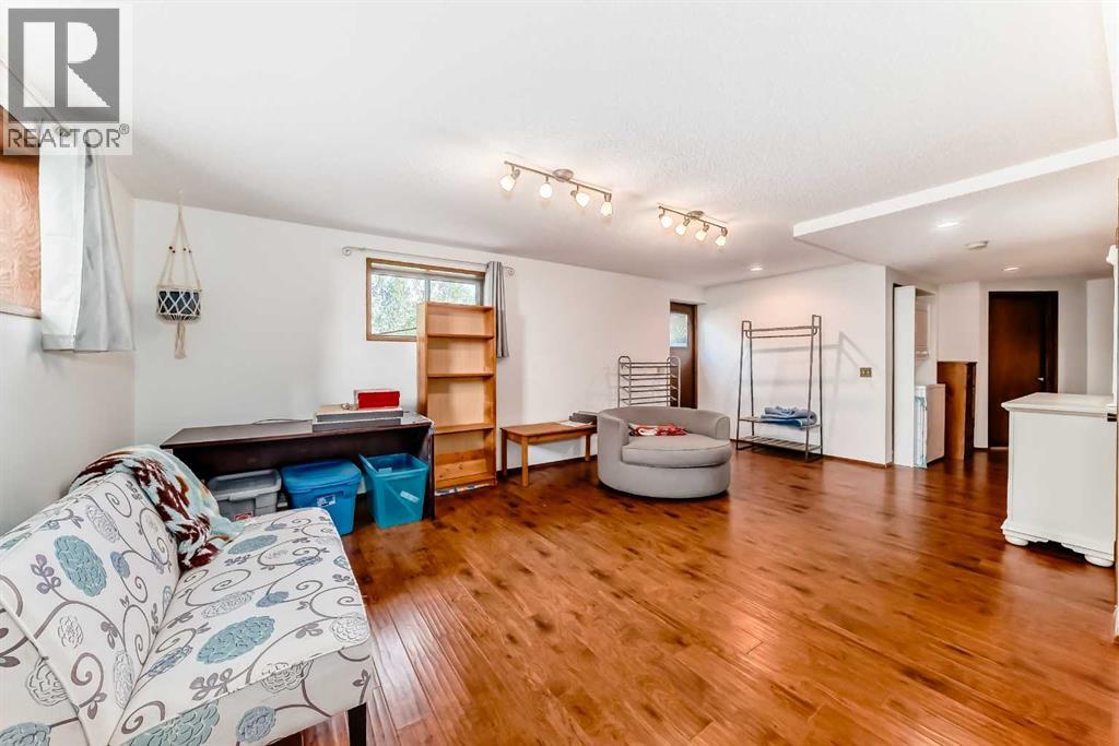 
          22 Glenhill Drive
            <br/>
            <span>Cochrane</span>
            , 
            <span>AB</span>
             <span>T4C1G8</span>
         - Photo 39