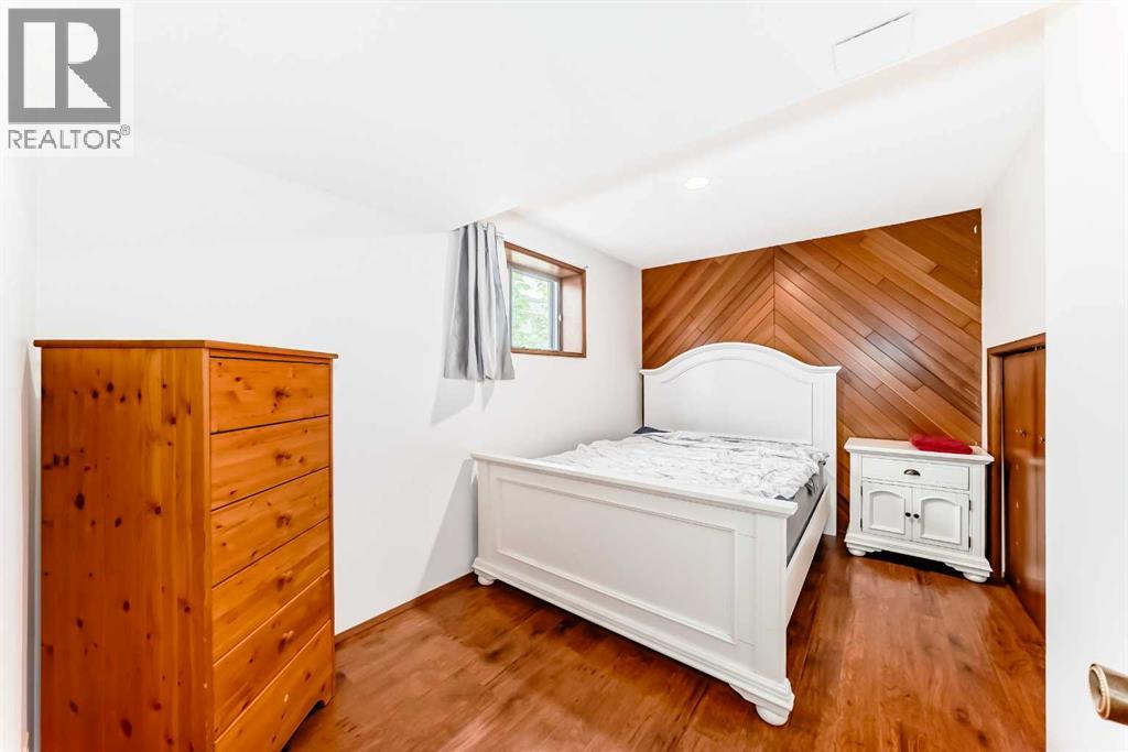 
          22 Glenhill Drive
            <br/>
            <span>Cochrane</span>
            , 
            <span>AB</span>
             <span>T4C1G8</span>
         - Photo 23