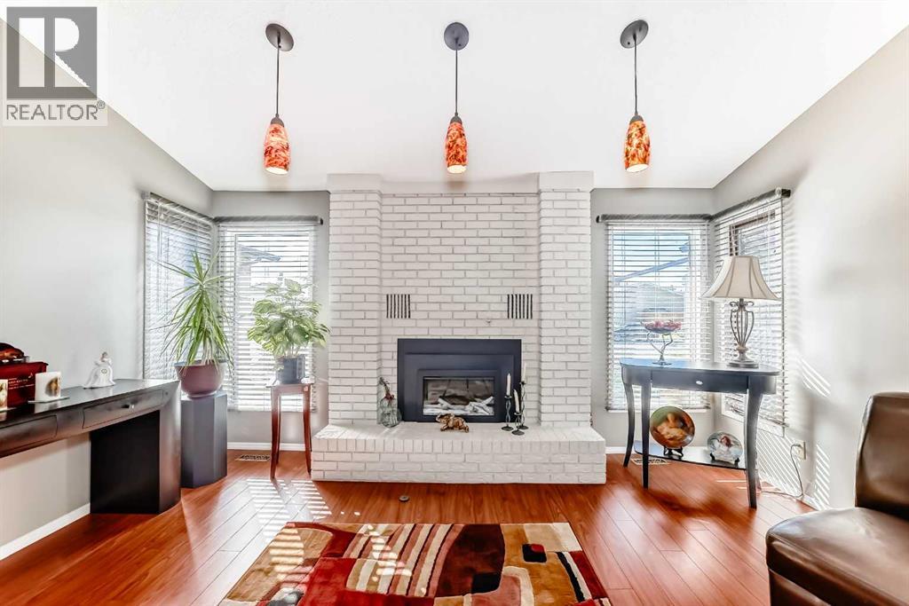 
          22 Glenhill Drive
            <br/>
            <span>Cochrane</span>
            , 
            <span>AB</span>
             <span>T4C1G8</span>
         - Photo 45