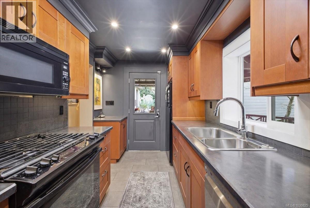 145 PRIDEAUX ST - 28