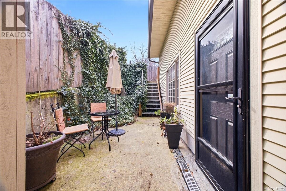 145 PRIDEAUX ST - 52