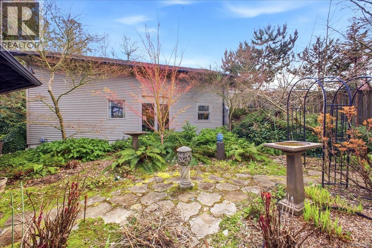 145 PRIDEAUX ST - 65