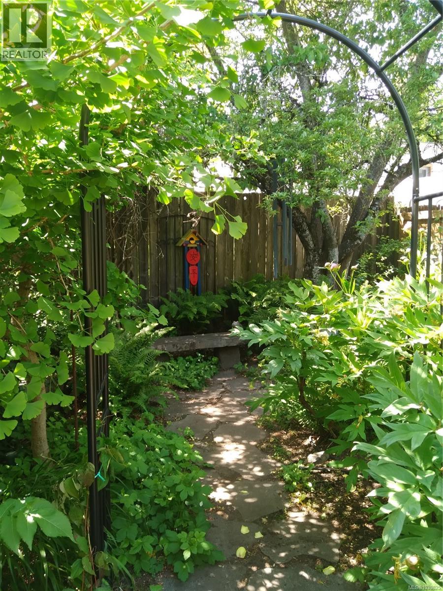 145 PRIDEAUX ST - 86