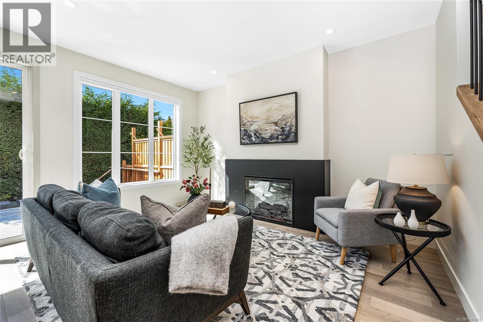 #4 3333 HENDERSON RD - 4