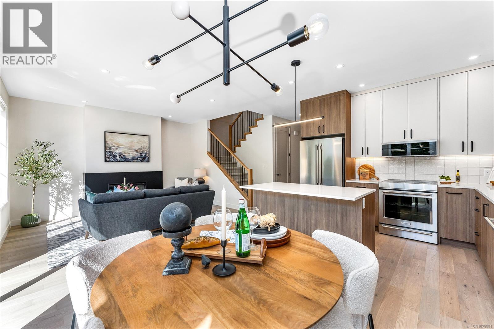 #4 3333 HENDERSON RD - 7