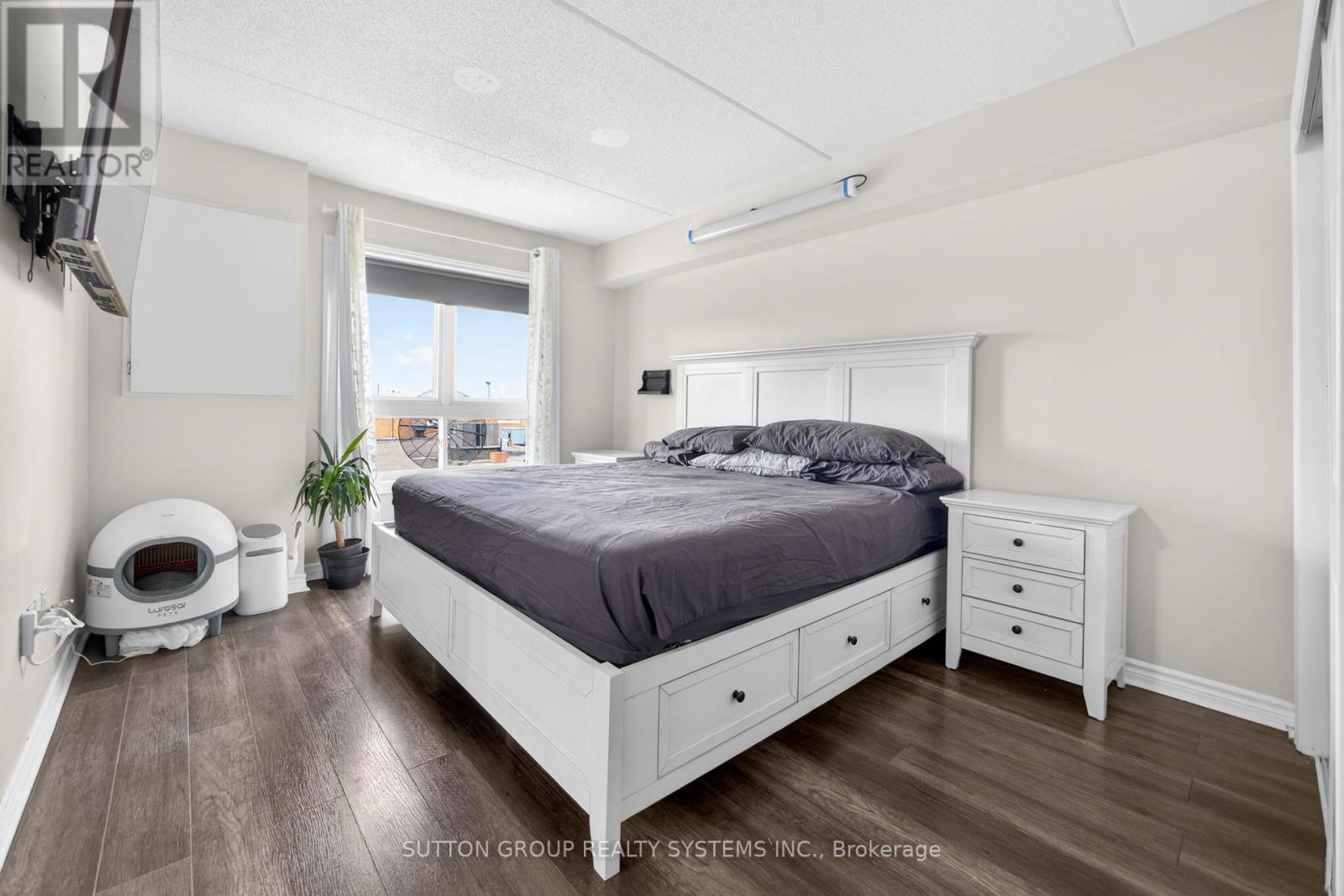 #312 4450 FAIRVIEW STREET - 28