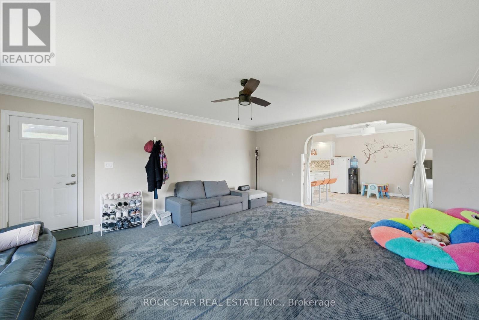 250 GRANTHAM AVENUE - 4