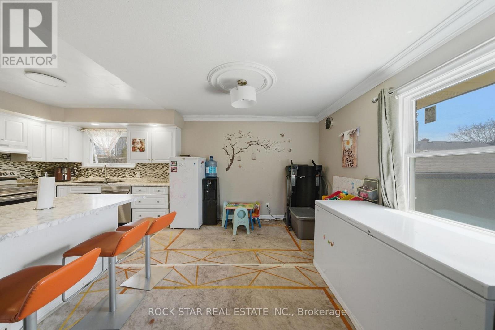 250 GRANTHAM AVENUE - 6