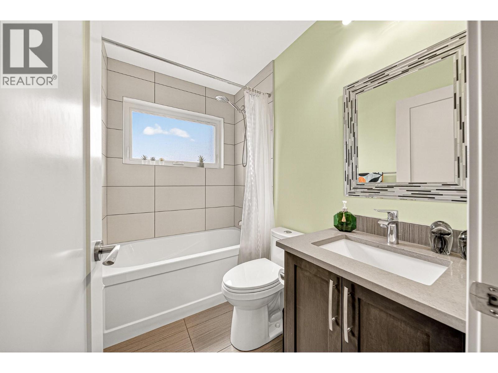 1687 KOOCANUSA LAKE DRIVE - 48