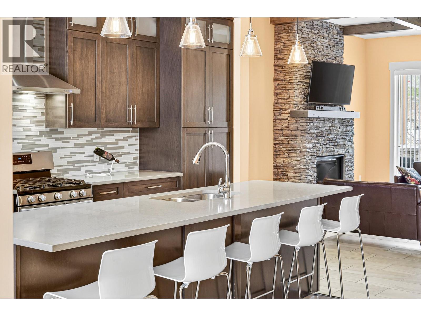 1687 Koocanusa Lake Drive - 9
