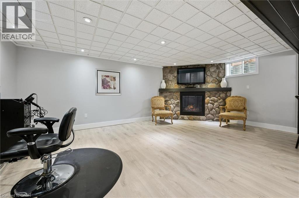 420 WATERLOO STREET - 27