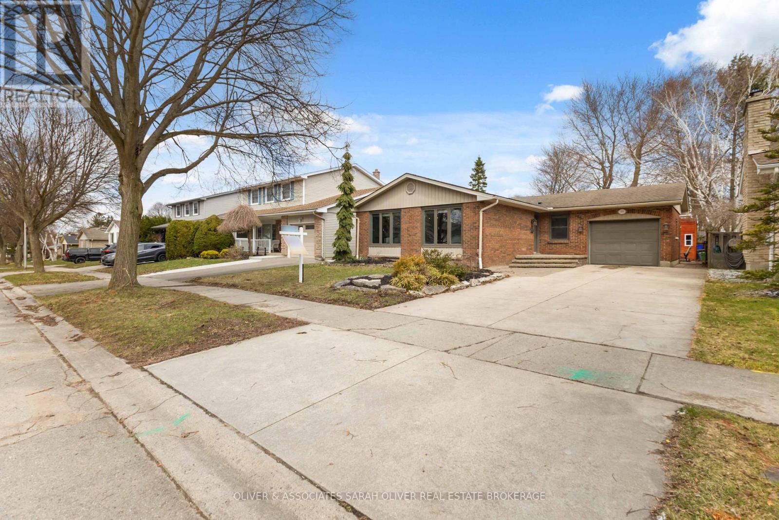 30 SANDALWOOD CRESCENT