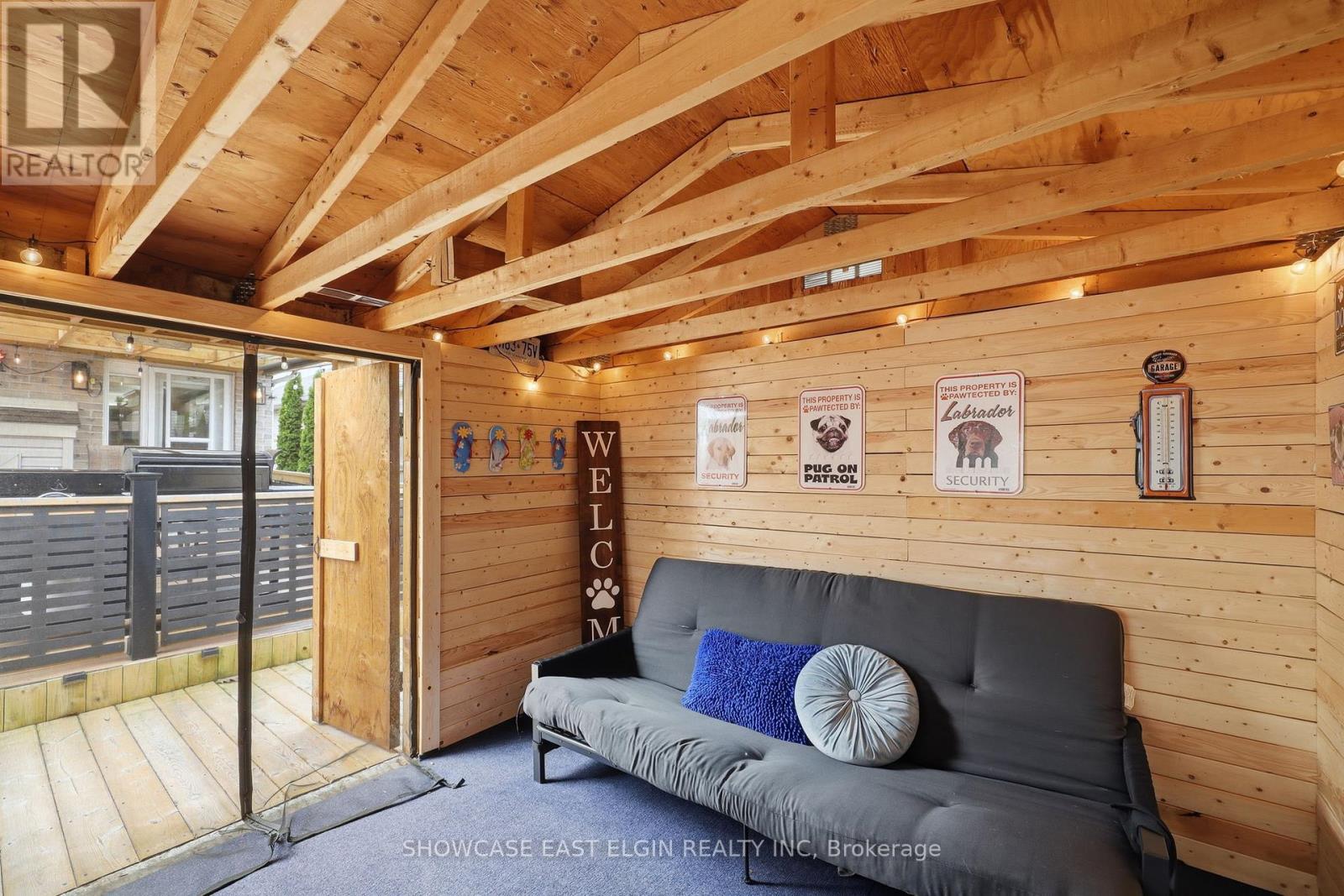 2 HARRINGTON CRESCENT Property Photo