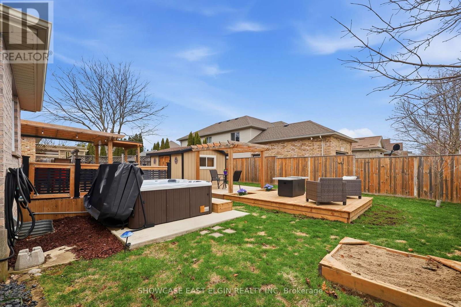 2 HARRINGTON CRESCENT Property Photo